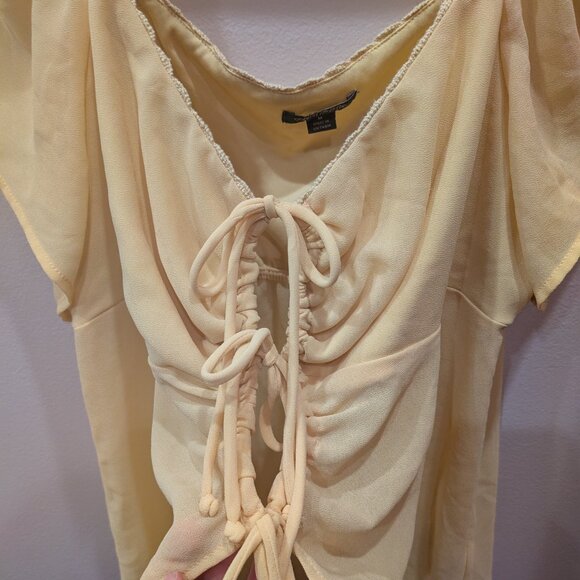 Flowy yellow sheer top with bows - Picture 5 of 6